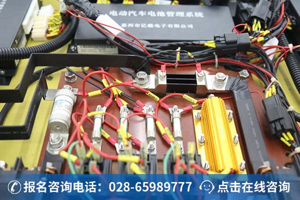 复杂的电动汽车电池管理系统