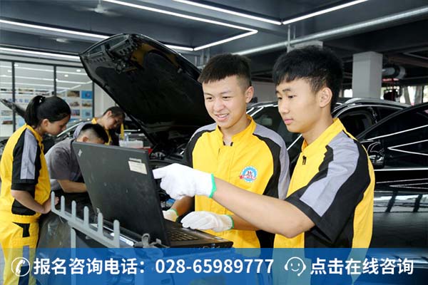 学汽修认准成都万通