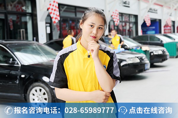 张倩，就读我校互联网+新能源专业