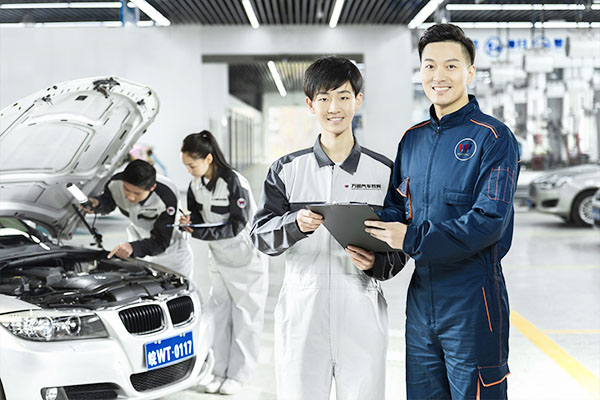 万通诚邀广大学子到校参观考察 (1)