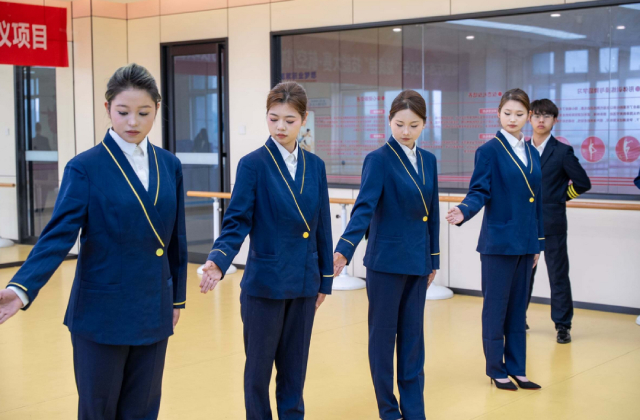 以礼筑梦，仪展芳华｜成都万通龙虎榜技能大赛