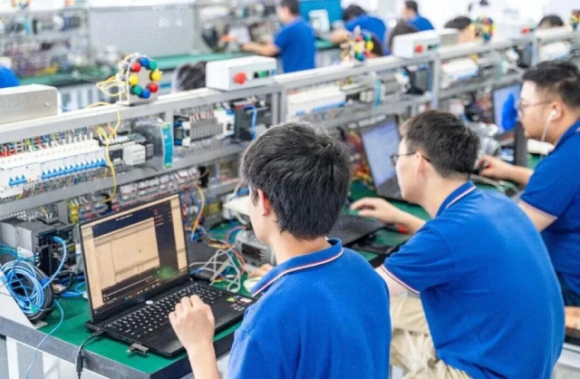 智能制造是当前工业发展的重要方向，学PLC编程技术刻不容缓！