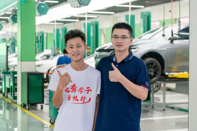 在该学技术的年龄就别只想着打工!