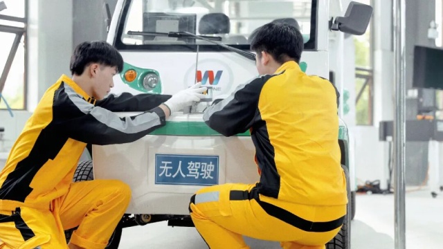 读职业教育类型的学校是一个不错的选择~