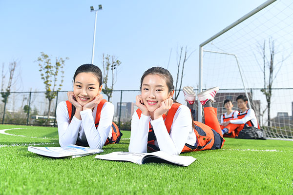 初中女生学汽车专业好就业